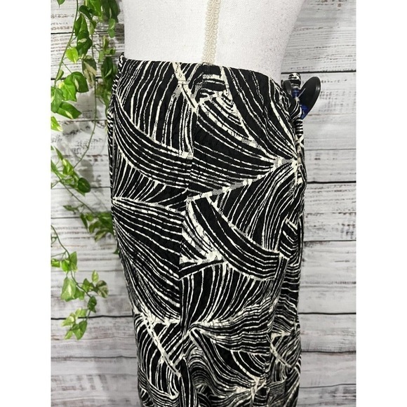 JM Collection Skirt size Small Black White Mesh Long A Line Stretch Tropical - Picture 9 of 14